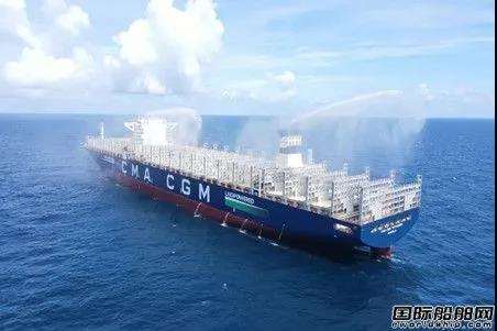 兩家“兄弟”船廠兩艘首制15000TEU集裝箱船同日試航凱旋