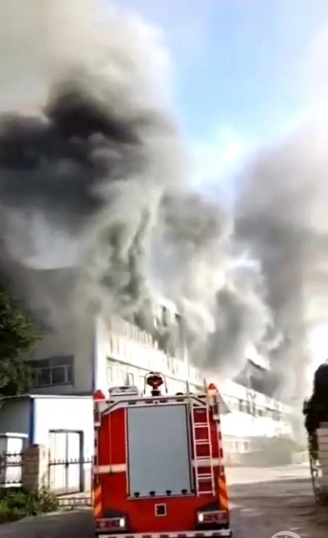 突發(fā)！一物流倉庫發(fā)生火災，已造成14人死亡12人重傷