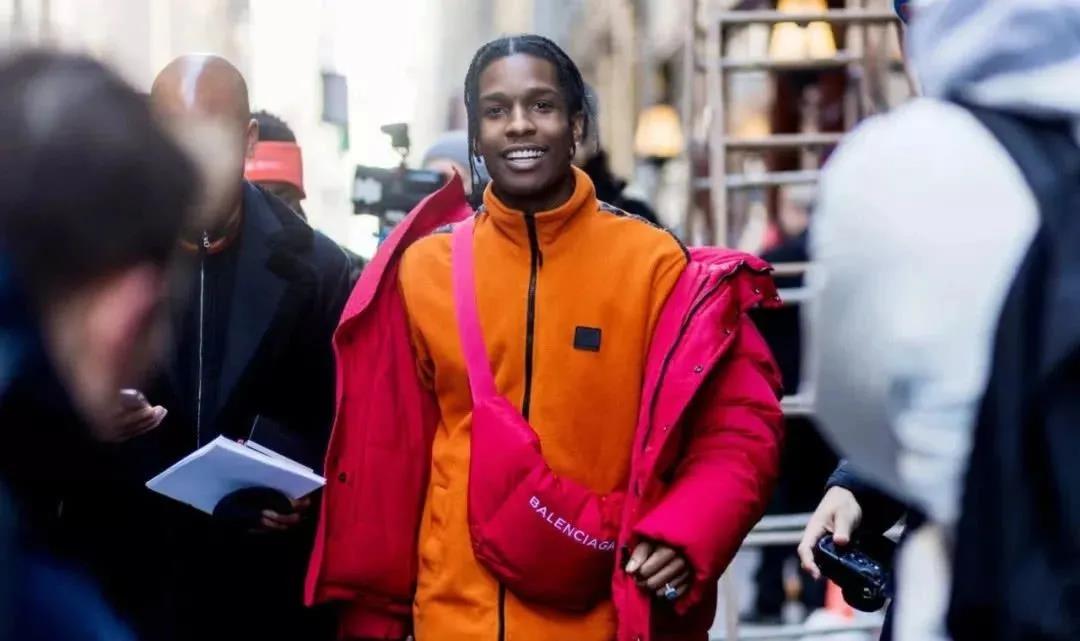 銷售額增長超365%，需求量飆升！大頭橡膠鞋為什么火了？