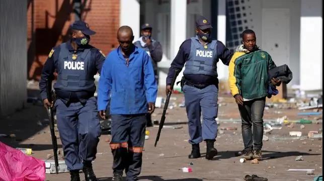 警惕！該國(guó)爆發(fā)27年來最致命暴力事件，碼頭關(guān)閉、倉(cāng)庫(kù)受損，貨運(yùn)遭受中斷！