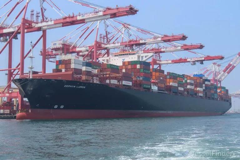 一大型集裝箱船與散貨船相撞！曾掛靠上海、寧波、蛇口等國內(nèi)港口