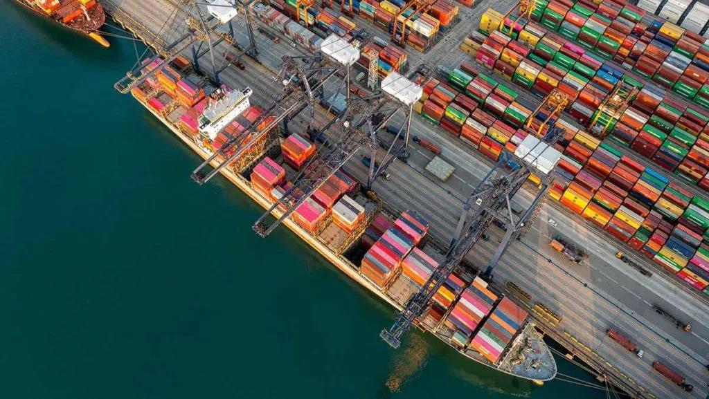 全球貨運(yùn)承壓！擁堵和設(shè)備短缺或?qū)?dǎo)致圣誕購物季買家空手而歸