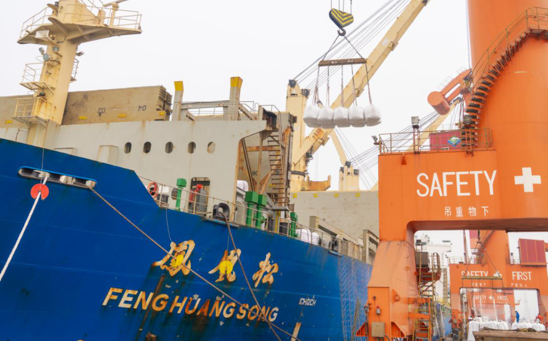 8000TEU中國(guó)貨物改成散貨運(yùn)輸，集運(yùn)市場(chǎng)火爆利好干散+冷藏船市場(chǎng)真實(shí)案例來了