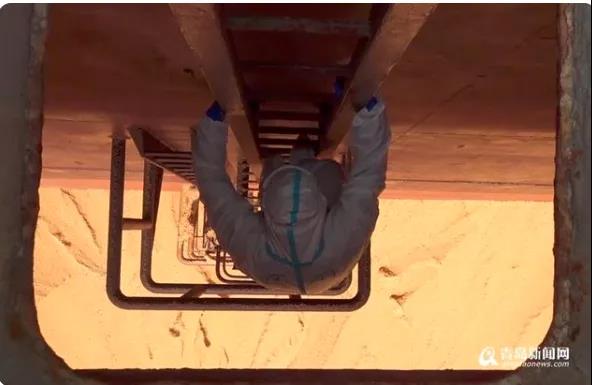 大海撈針！從6.7萬噸貨艙大豆里，青島海關(guān)挖出215公斤毒品！