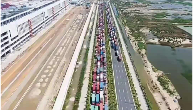 還堵！鹽田港處理量跌七成, 有的船來了扭頭就走人！ 