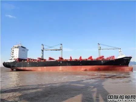 火終于滅了！這艘“新船”已經(jīng)被燒得面目全非