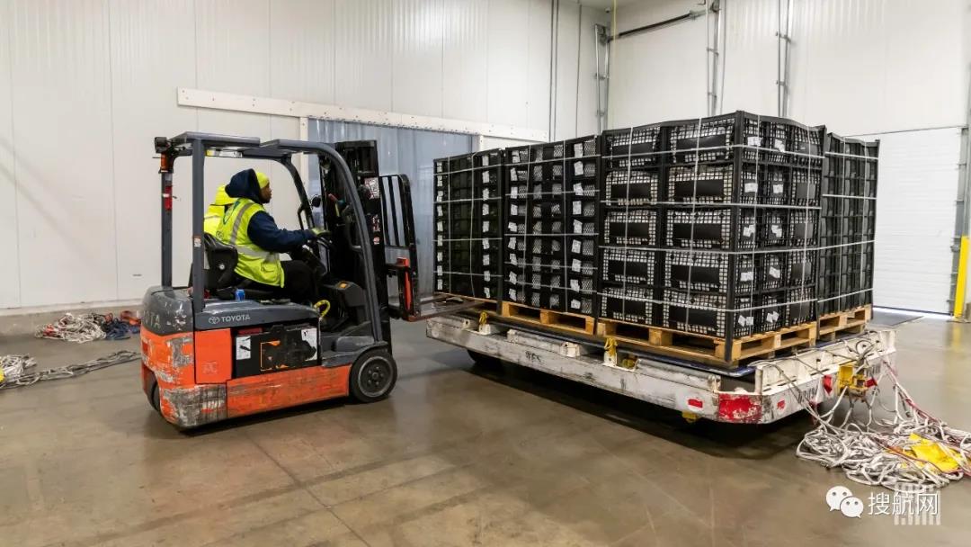 冷藏箱短缺促使季節(jié)性貨物走向空運，航空貨運市場面臨更大壓力