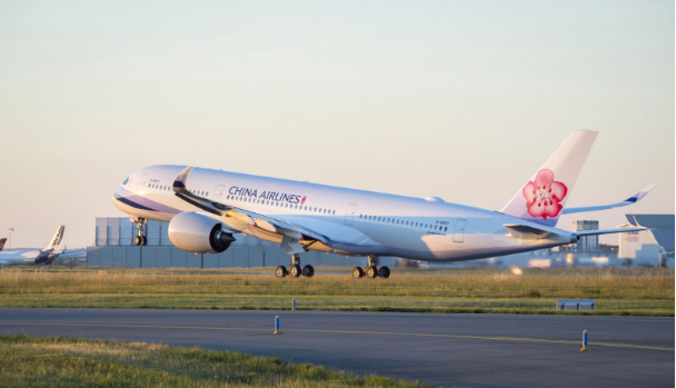 突發(fā)！入境航班發(fā)現(xiàn)30例核酸檢測陽性，中國民航局對四家外航發(fā)出熔斷指令！  