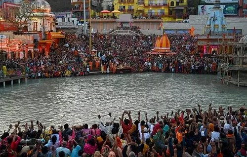 當(dāng)街焚尸、床位難求、日增34萬例……印度疫情全面失控  