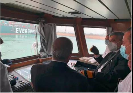 這起曠世擱淺, 或因機艙停電所致，船東恐將面臨巨額索賠！