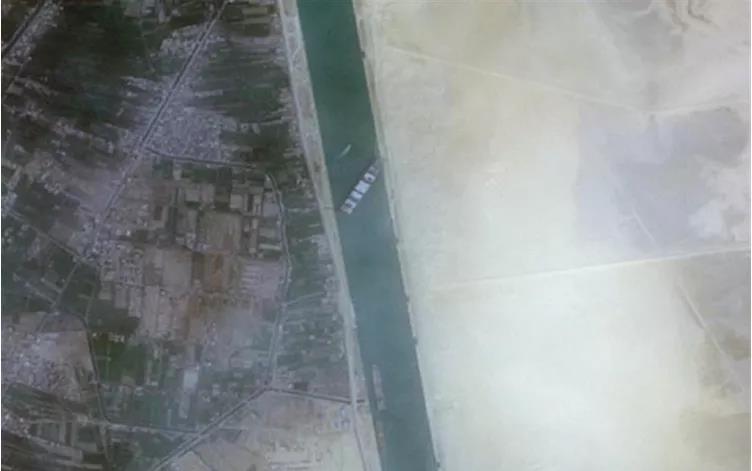 這起曠世擱淺, 或因機艙停電所致，船東恐將面臨巨額索賠！