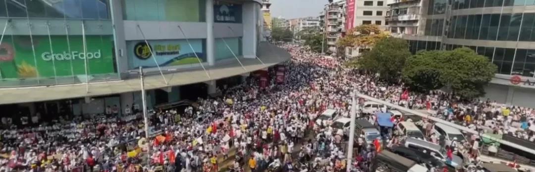 出貨注意！港口無(wú)法清關(guān)，船公司停運(yùn)，銀行關(guān)門(mén)；運(yùn)輸物流業(yè)遭受重創(chuàng)！