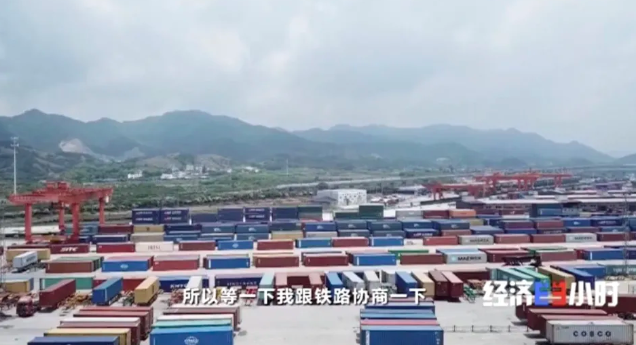 央視報(bào)道：一艙難求，需要搖號(hào)訂艙的中歐班列，為什么這么火？！