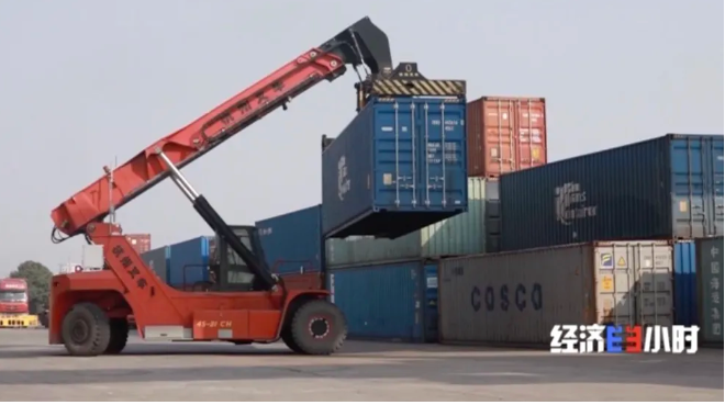 央視報(bào)道：一艙難求，需要搖號(hào)訂艙的中歐班列，為什么這么火？！