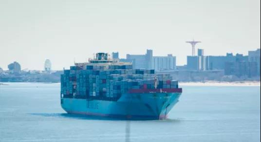 脫歐后英國港口擁堵加劇、蔓延！2M削減大西洋環(huán)線，不掛靠物浦港