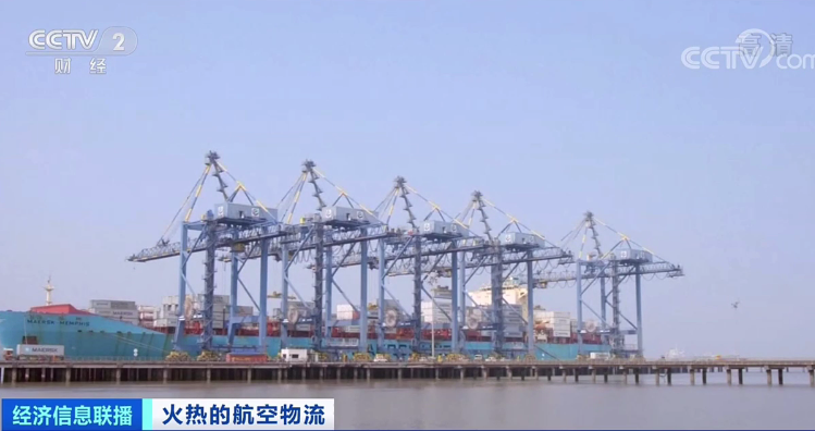 空運(yùn)也要暴漲？航班大面積取消！5座城市機(jī)場出現(xiàn)陽性！一航班被熔斷67次！艙位要提前一周訂！