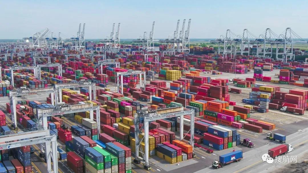 洛杉磯長(zhǎng)灘港附近集裝箱船舶數(shù)量接近新高，東海岸港口擁堵加劇