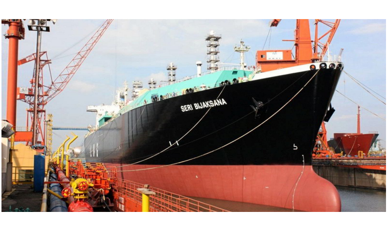 10年！她, 終于坐穩(wěn)馬來西亞首位女船長！執(zhí)掌一艘大型LNG船！...其他女海員沸騰了