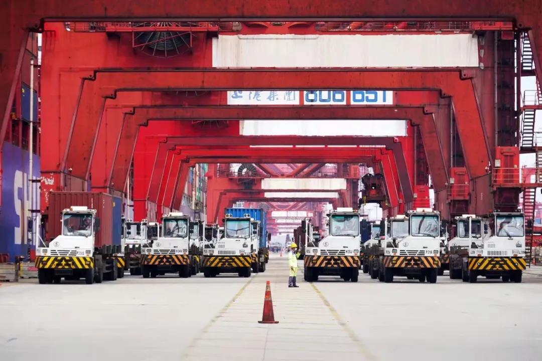 單月集裝箱吞吐量431.8萬TEU，上海港再創(chuàng)紀(jì)錄