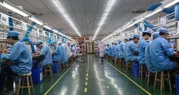 越南制造“告急”！軍隊(duì)封城，殃及耐克等80家美企，超7萬家企業(yè)倒閉