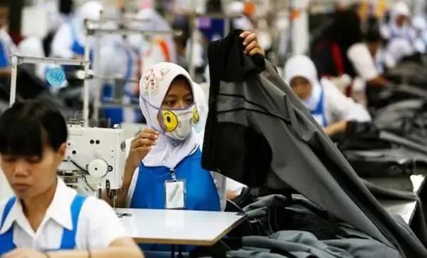 越南制造“告急”！軍隊(duì)封城，殃及耐克等80家美企，超7萬家企業(yè)倒閉