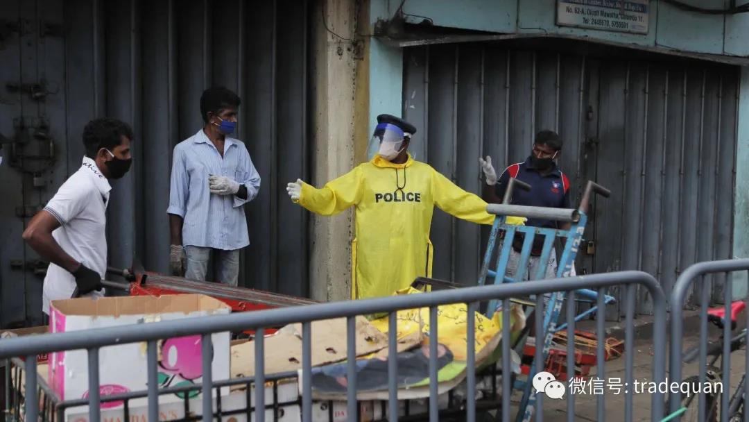 這兩個國家貨幣暴跌，耗盡外匯，進入緊急狀態(tài)！出貨收款請注意風險！