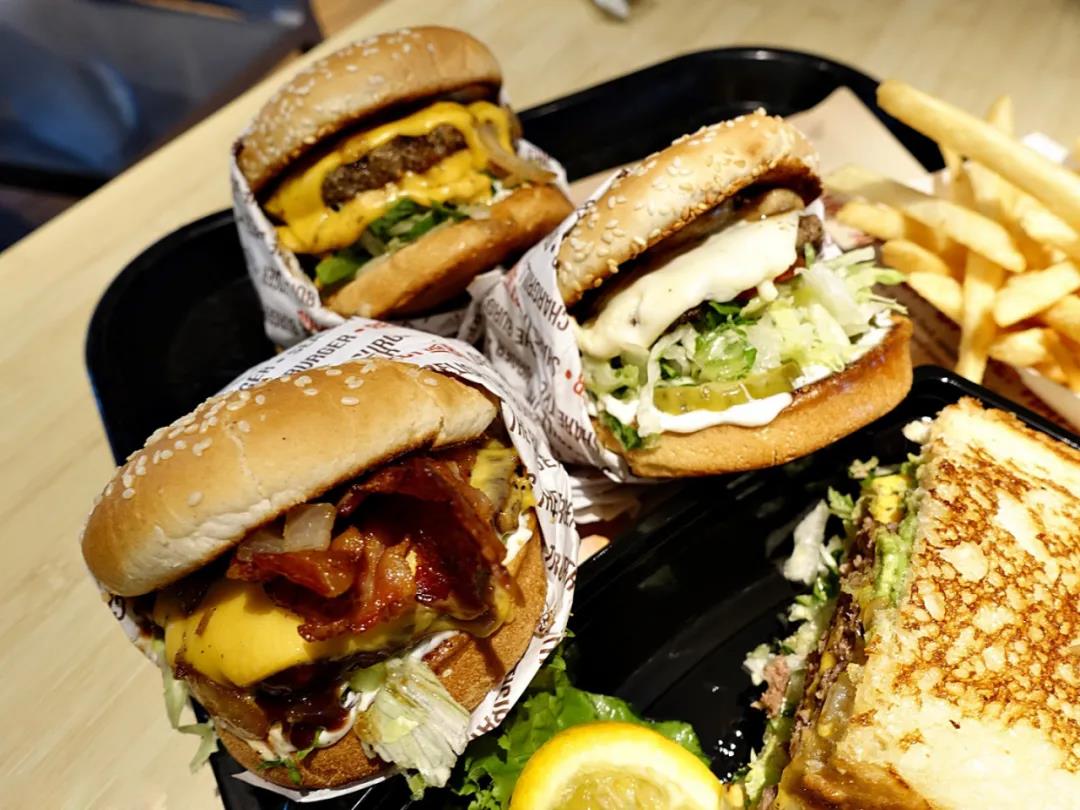 肯德基無(wú)雞可炸，港口再次關(guān)閉，勞動(dòng)力短缺，芯片斷供……全球供應(yīng)鏈一片混亂！