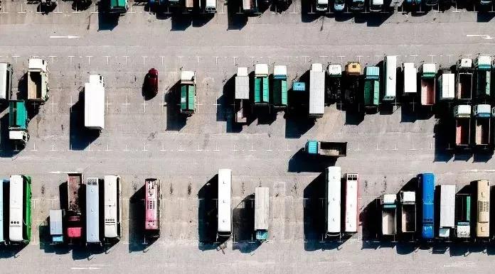 供應(yīng)鏈面臨崩潰！這個國家的卡車司機計劃大罷工，港口恐遭沉重打擊！