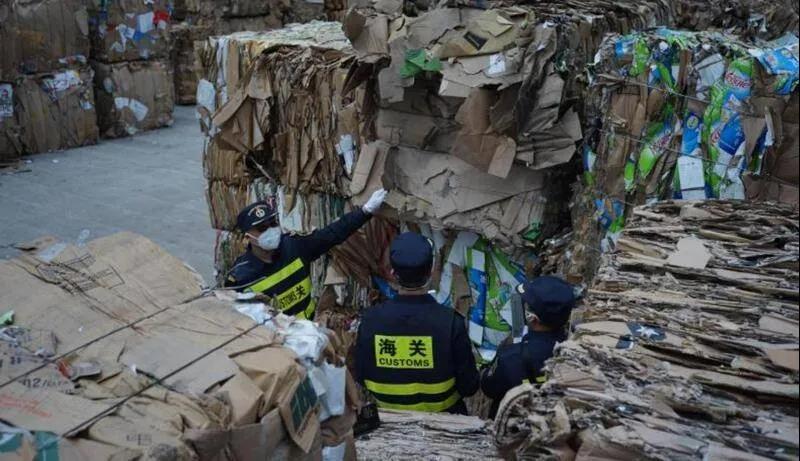 集裝箱剛從英國出發(fā)就被盯牢，滯港18年仍被退運…