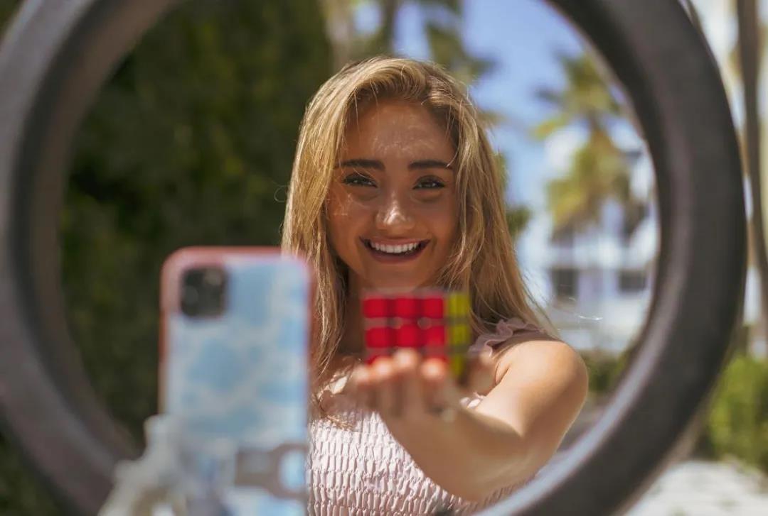 「TikTok」是如何制造爆款的？