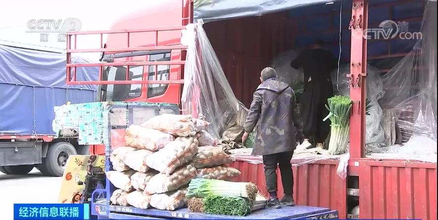 吃不起！菠菜賣到20元/斤？?jī)蓷l絲瓜16元！菜比肉貴？全國菜價(jià)連漲，一周均價(jià)漲近30%！