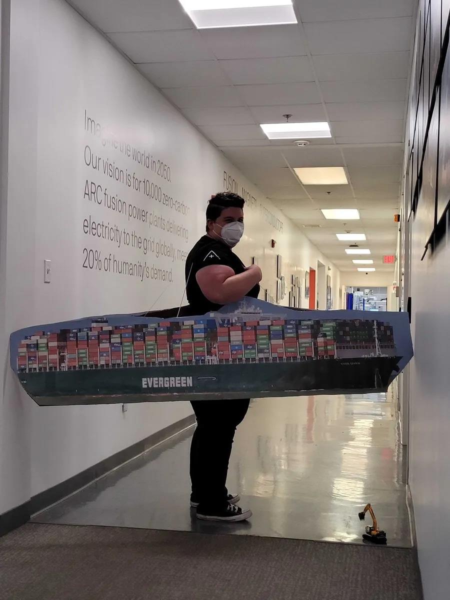 長賜號(hào)再回蘇伊士運(yùn)河，網(wǎng)友評(píng)論更精彩 