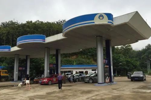 這個國家已處于高風(fēng)險中！貨幣貶值，通貨膨脹，債務(wù)困境。。。