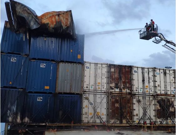 剛剛！海關(guān)截獲一批裝滿20噸“炸藥”集裝箱準(zhǔn)備裝船出運！貨代報關(guān)要遭殃！今年已有12人獲刑...
