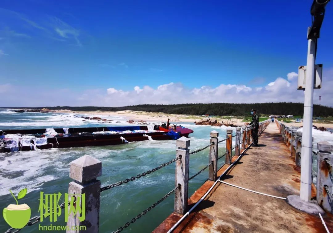 海上出現(xiàn)疑似走私凍品船舶 果斷處置！