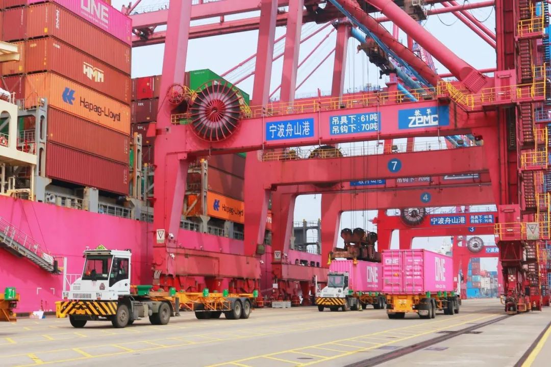 330萬(wàn)！寧波舟山港單月集裝箱吞吐量再創(chuàng)新高