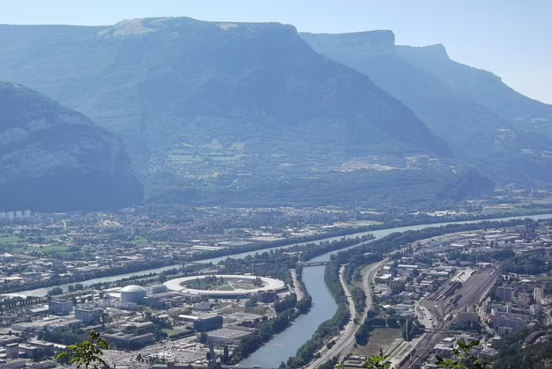 重磅突發(fā)！一載185人客機(jī)空中起火?。?！