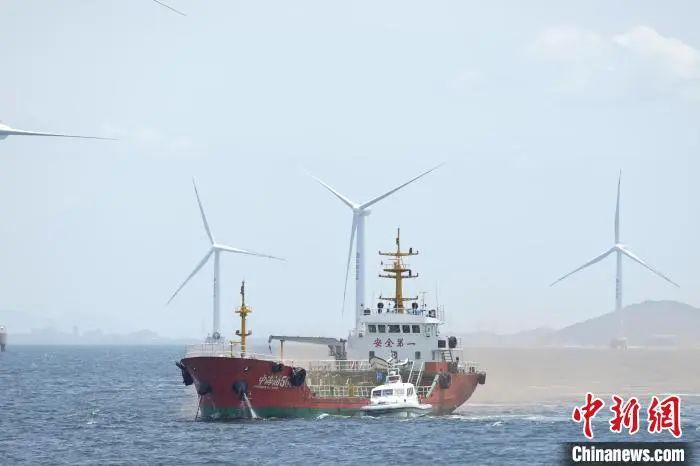 福建舉行海上?；沸孤┐笮途C合應(yīng)急演練