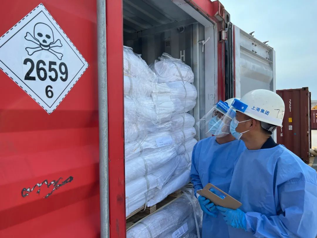 安全出運(yùn)！多地海關(guān)查獲危險(xiǎn)貨物瞞報(bào)夾藏事例，涉事企業(yè)或受重罰