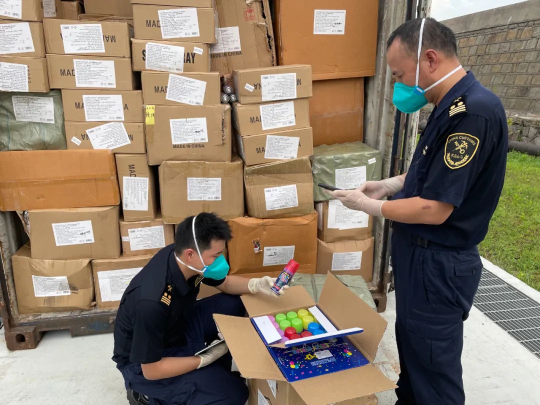 安全出運(yùn)！多地海關(guān)查獲危險(xiǎn)貨物瞞報(bào)夾藏事例，涉事企業(yè)或受重罰