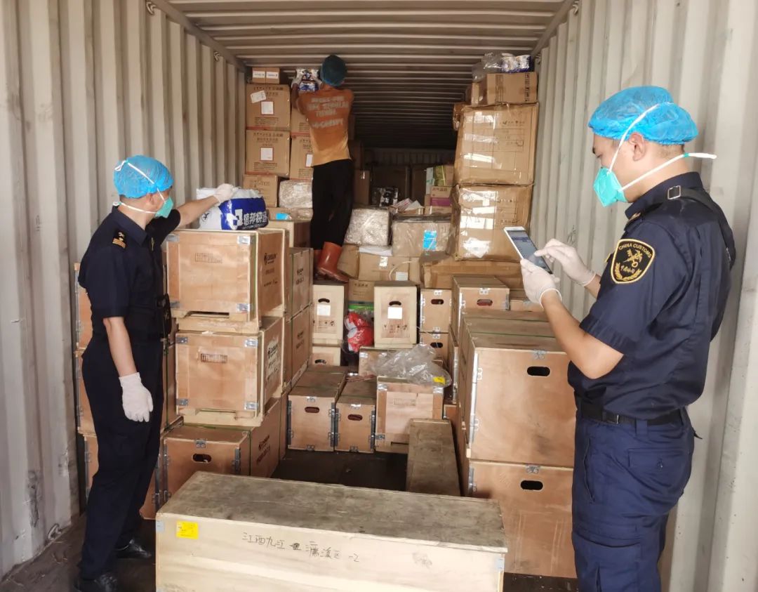 安全出運(yùn)！多地海關(guān)查獲危險(xiǎn)貨物瞞報(bào)夾藏事例，涉事企業(yè)或受重罰