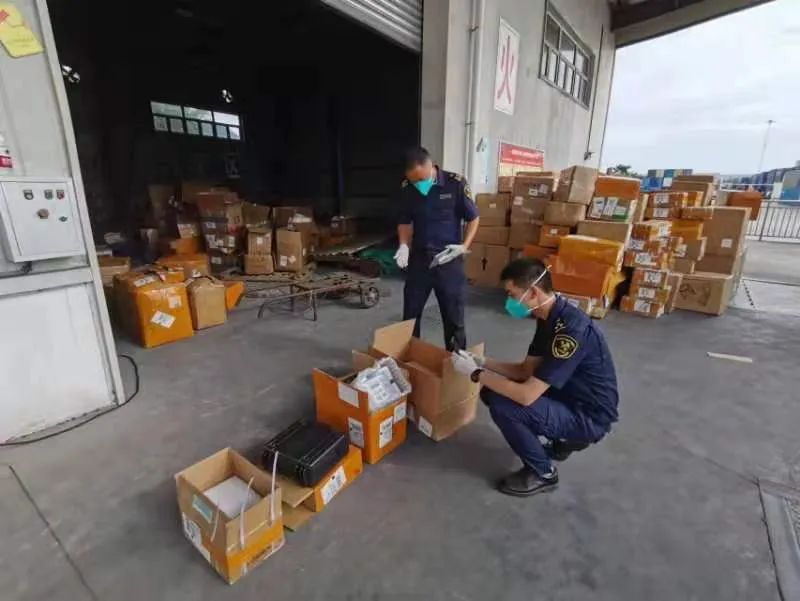 安全出運(yùn)！多地海關(guān)查獲危險(xiǎn)貨物瞞報(bào)夾藏事例，涉事企業(yè)或受重罰