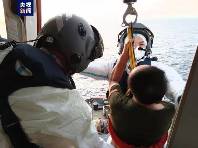 福建海域一集裝箱船機(jī)艙失火 19名被困船員急需救援！