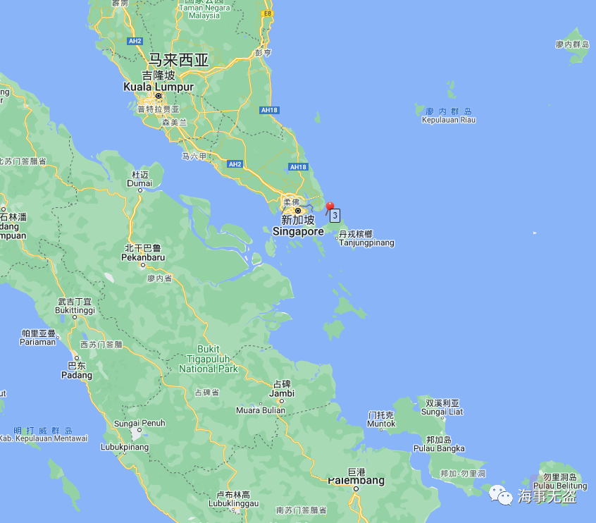 海盜手持AK47+大刀，搶劫了一艘件雜貨船