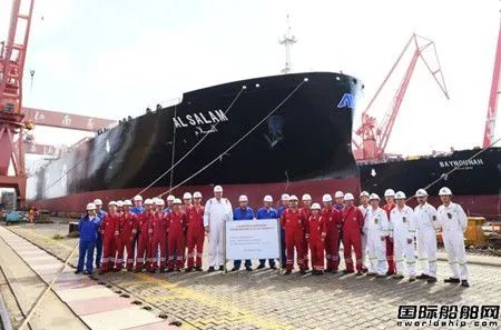 雙船出塢雙船起??！江南造船迎來今年第四批次出塢