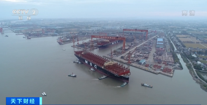 24346TEU！全球最大2艘“巨無霸”入江！