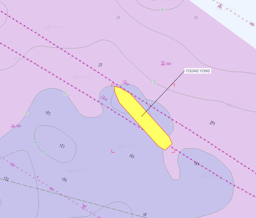 麻煩了！30萬噸級(jí)VLCC擱淺在天然氣管道上，已4天了！