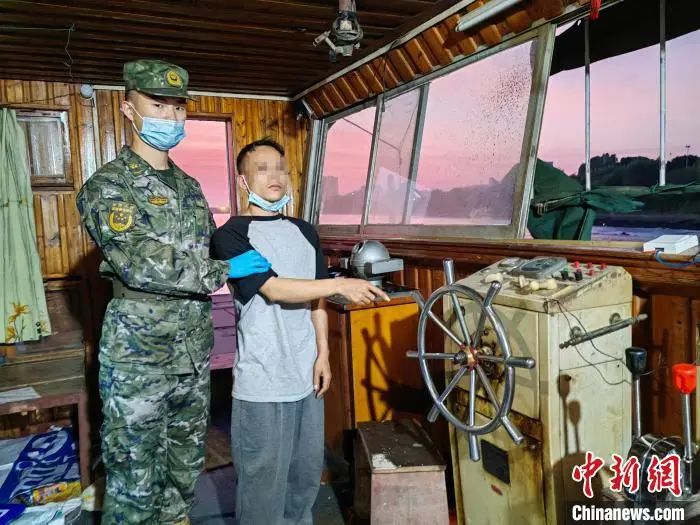 “頂風(fēng)”作案 被發(fā)現(xiàn)后3名船員跳海逃竄！