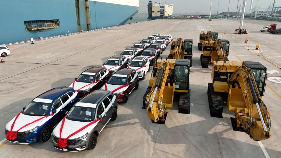 天津港又一滾裝碼頭實(shí)現(xiàn)內(nèi)外貿(mào)全品類汽車作業(yè)