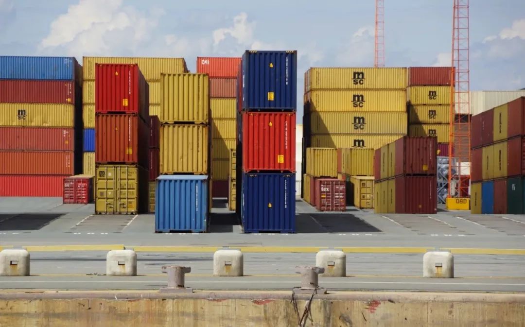 工廠訂單荒！大量員工被裁員或休假，越南最大鞋廠安排2萬名工人輪休